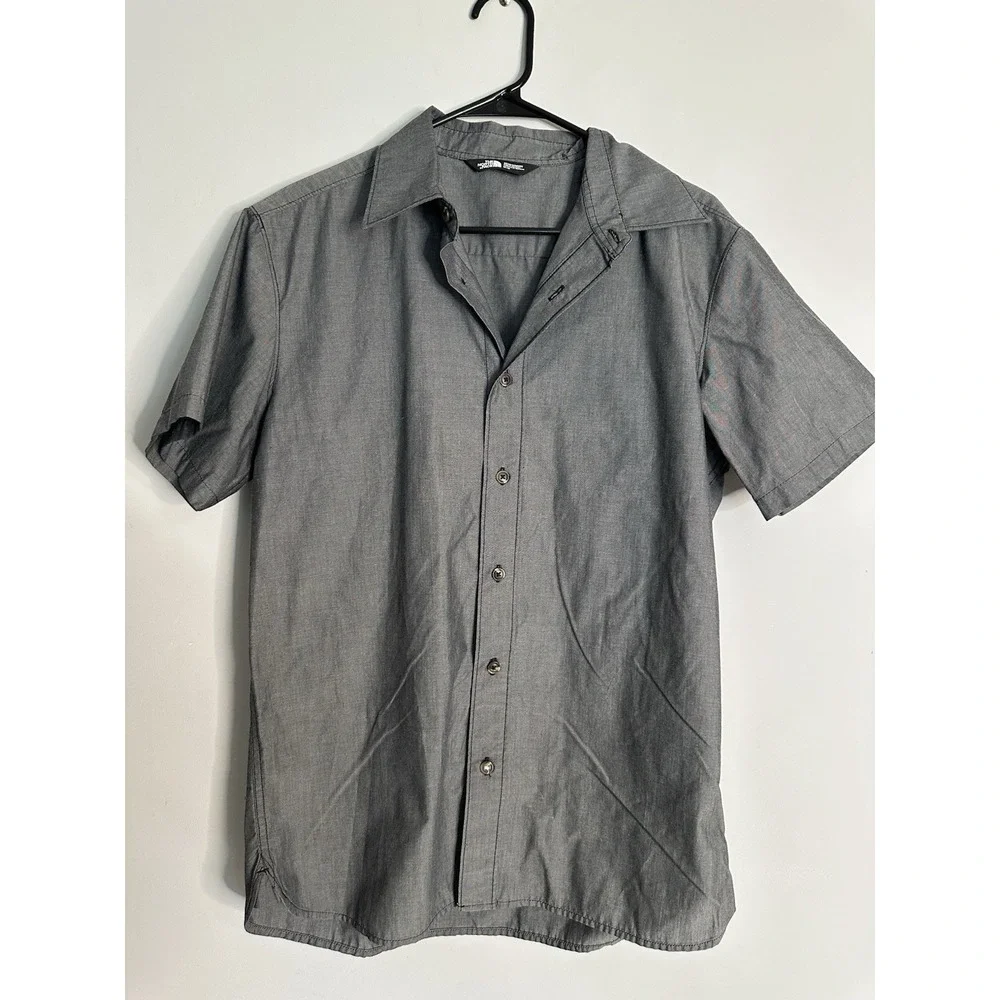 The North Face Mens Short Sleeve Button Up Shirt Gray Solid Regular Fit Medium